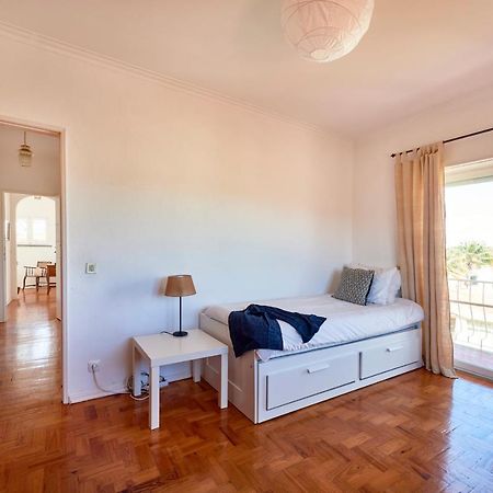Bright Apartment With Garden In Cascais Eksteriør billede