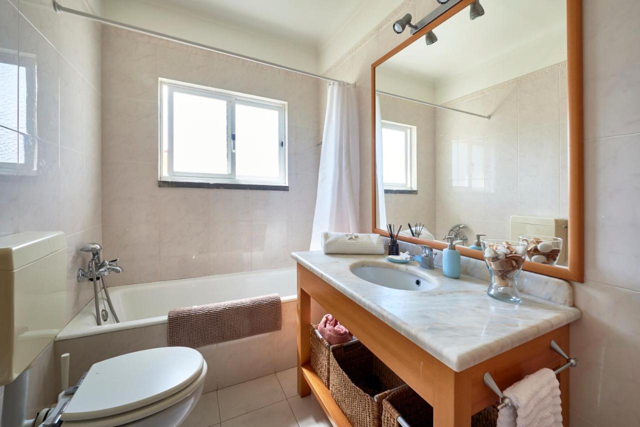 Bright Apartment With Garden In Cascais Eksteriør billede