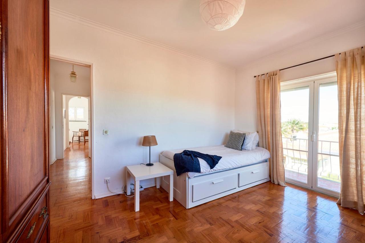 Bright Apartment With Garden In Cascais Eksteriør billede