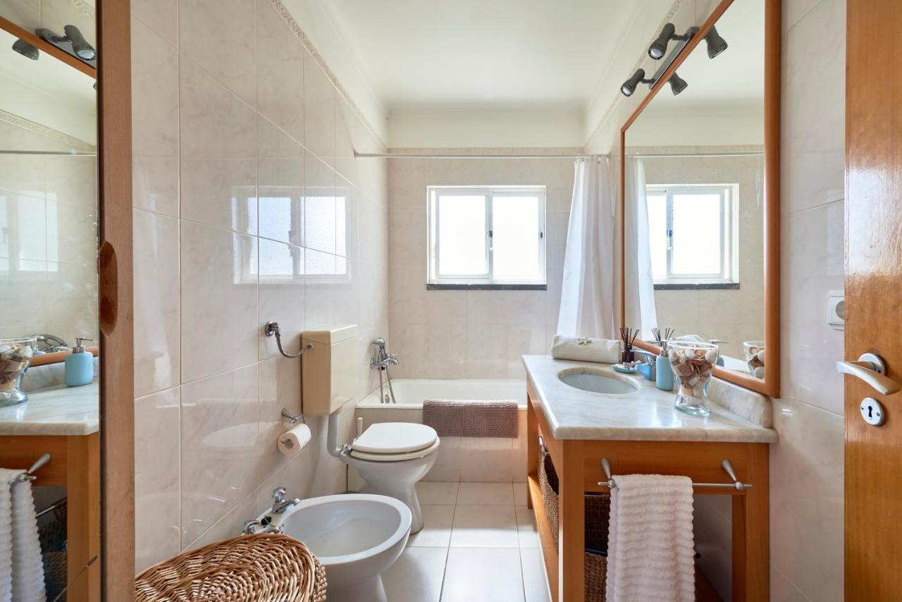Bright Apartment With Garden In Cascais Eksteriør billede