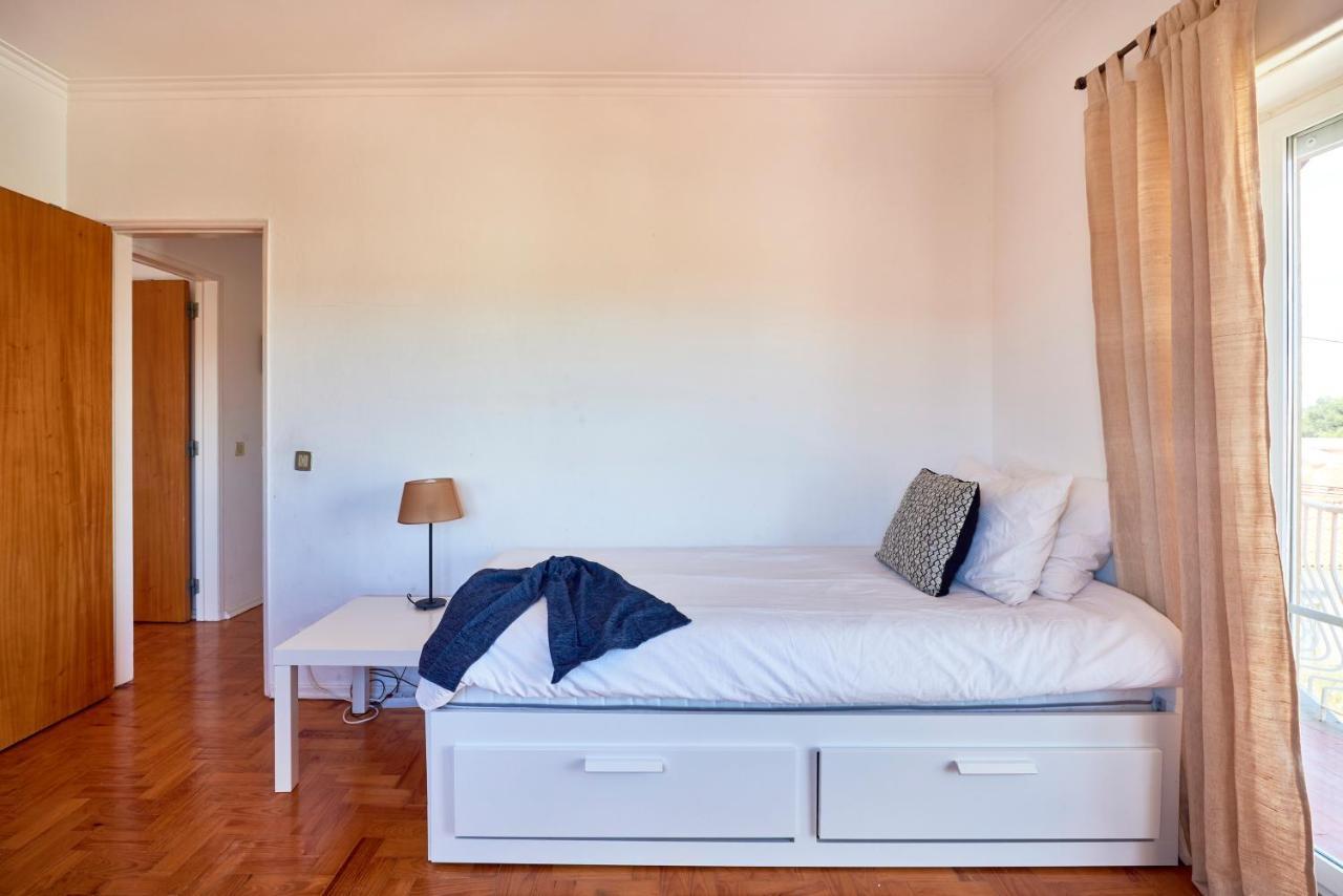 Bright Apartment With Garden In Cascais Eksteriør billede